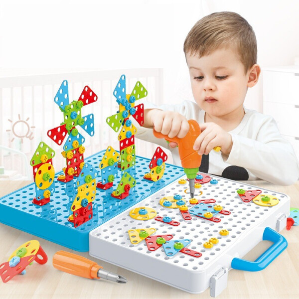 Мозаика конструктор с шуруповертом на батарейке Creative Puzzle TLH-28 на 193 детали в чемодане для переноски и хранения
Мозаика конструктор с шуруповертом на батарейке Creative Puzzle TLH-28 на 193 детали в чемодане для переноски и хранения