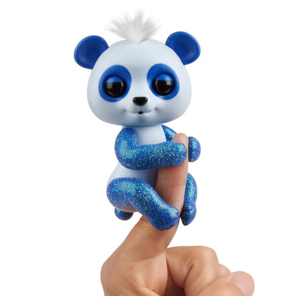 Інтерактивна ручна панда WowWee Fingerlings Glitter Panda - Archie (Blue) блискучий Арчі (3563) (B07BKG911G)
Інтерактивна ручна панда WowWee Fingerlings Glitter Panda - Archie (Blue) блискучий Арчі (3563) (B07BKG911G)