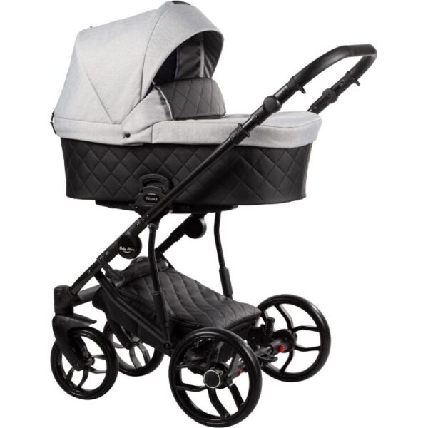 Коляска универсальная 2 в 1 Baby Merc Piuma 03B Серый с дождевиком и матрасом + москитная сетка, чехлы и сумка для мамы
Коляска универсальная 2 в 1 Baby Merc Piuma 03B Серый с дождевиком и матрасом + москитная сетка, чехлы и сумка для мамы