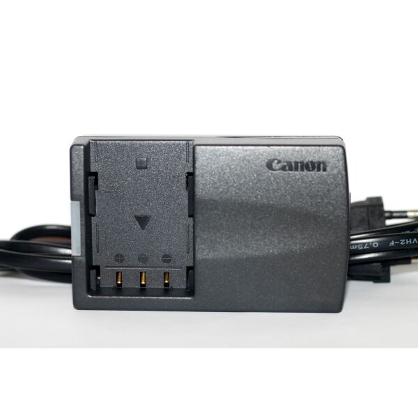 Зарядное устройство CB-2LTE для фотоаппаратов CANON 350D 400D и видеокамер CANON - (батарея NB-2LH)
Зарядное устройство CB-2LTE для фотоаппаратов CANON 350D 400D и видеокамер CANON - (батарея NB-2LH)