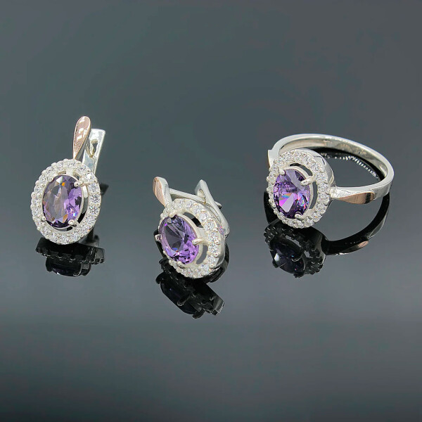 Серебряное кольцо и серьги Diva Безупречный овал золотые вставки фиолетовый фианит 16 (008г) 
Серебряное кольцо и серьги Diva Безупречный овал золотые вставки фиолетовый фианит 16 (008г)