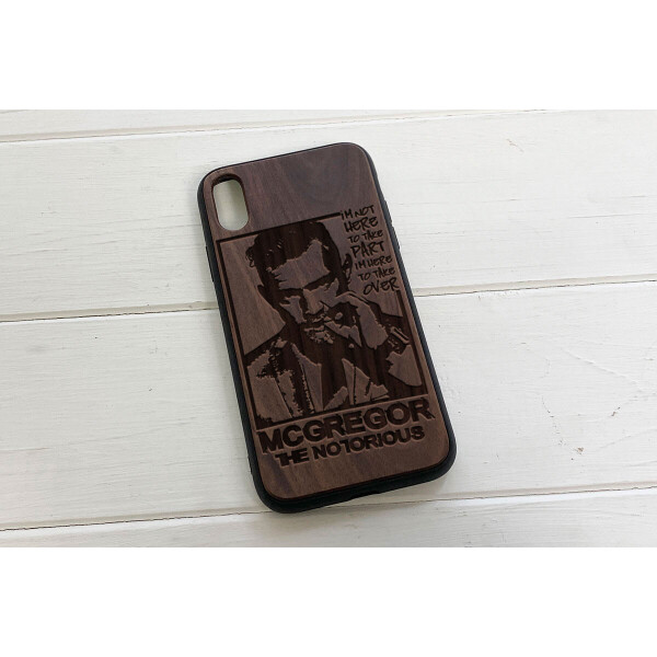 Деревянный чехол SkinWood Американский орех для iPhone XS MAX с дизайнерской гравировкой McGregor
Деревянный чехол SkinWood Американский орех для iPhone XS MAX с дизайнерской гравировкой McGregor