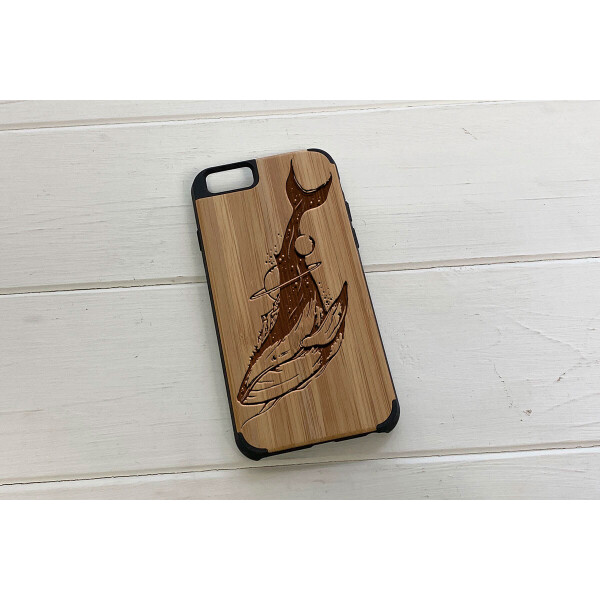 Деревянный чехол SkinWood Сандал премиум для iPhone 6/6S с дизайнерской гравировкой Кита
Деревянный чехол SkinWood Сандал премиум для iPhone 6/6S с дизайнерской гравировкой Кита