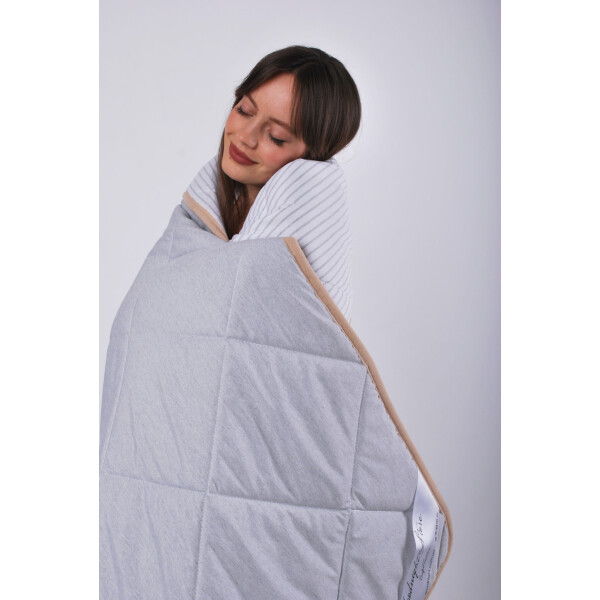 Одеяло из овечьей шерсти мериносов Lite Goodnight Store Бело-серый 160х200 см Антиаллергенное Облегченное (FB983729065819GN) + Антимолевый чехол
Одеяло из овечьей шерсти мериносов Lite Goodnight Store Бело-серый 160х200 см Антиаллергенное Облегченное (FB983729065819GN) + Антимолевый чехол