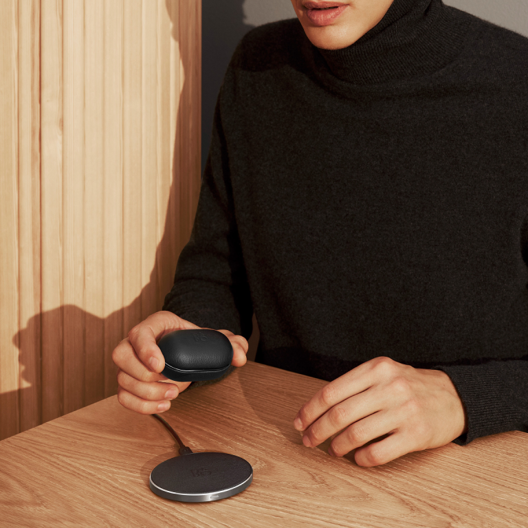 Фото 2 Наушники B&O BeoPlay E8 Charcoal Sand (1644126)