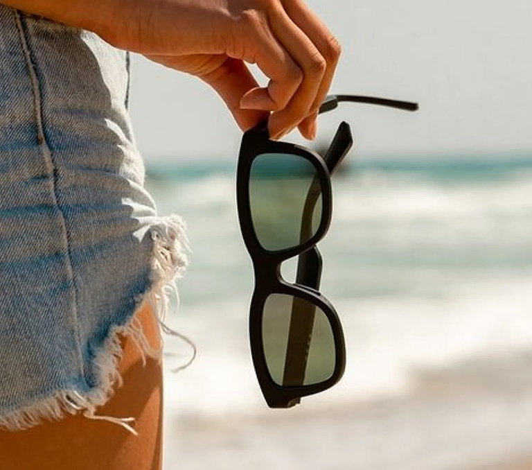 Фото Chamelo Dusk Classic Wayfarer Matte Black LIDCBASMB