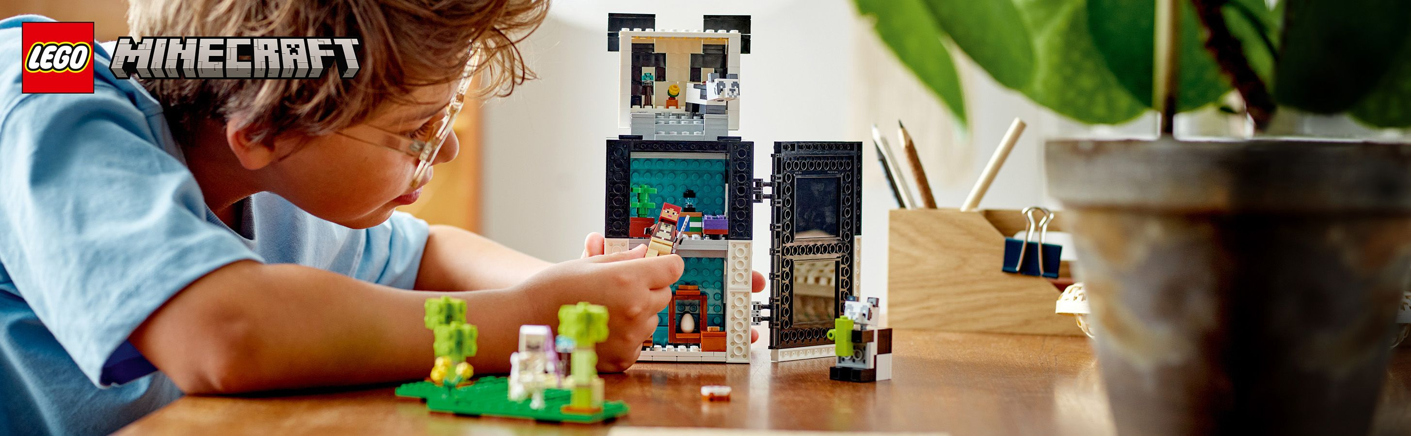 LEGO® Minecraft® Помешкання панди

