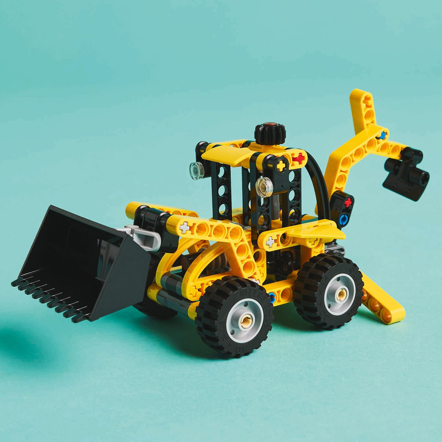 LEGO® Technic Экскаватор-погрузчик

