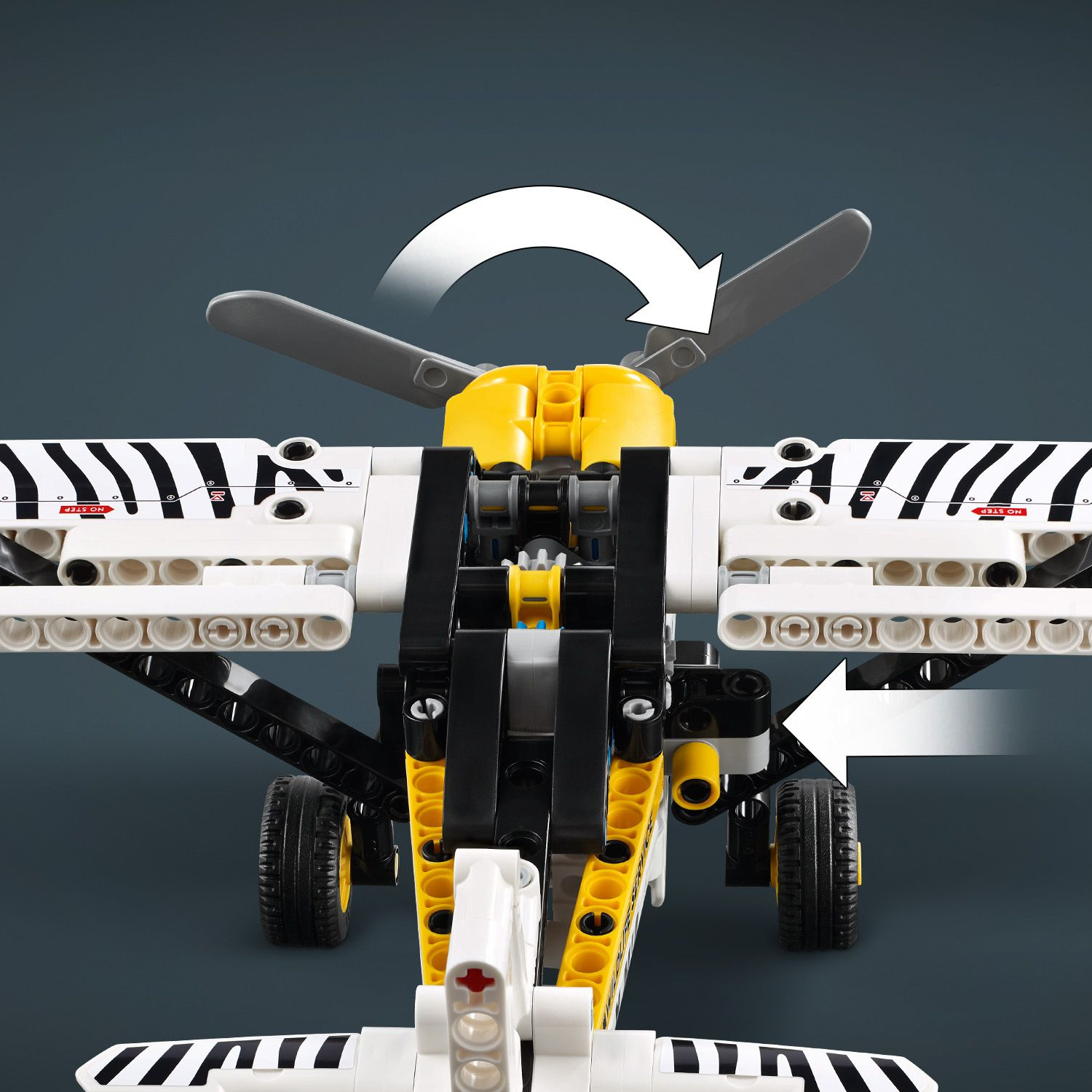 LEGO® Technic Буш-літак
