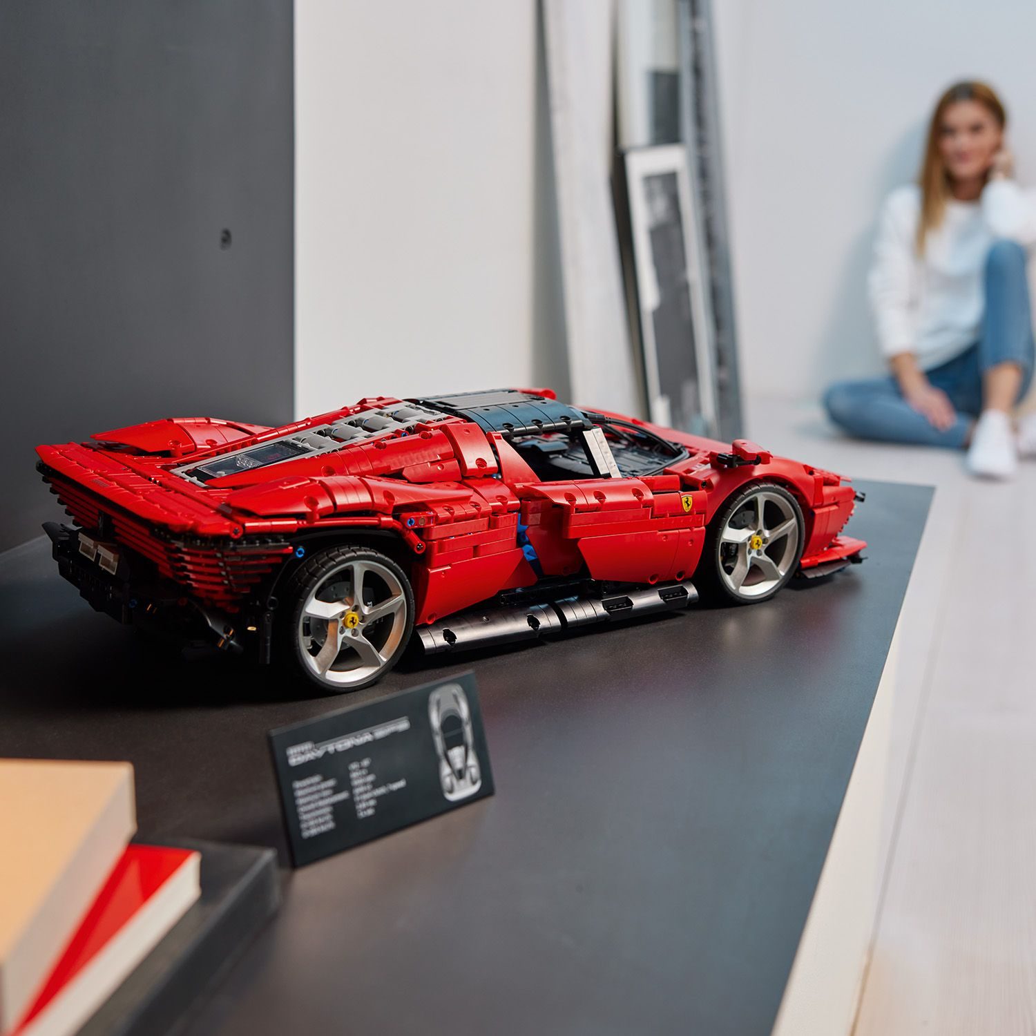 Покажите свой Ferrari другим