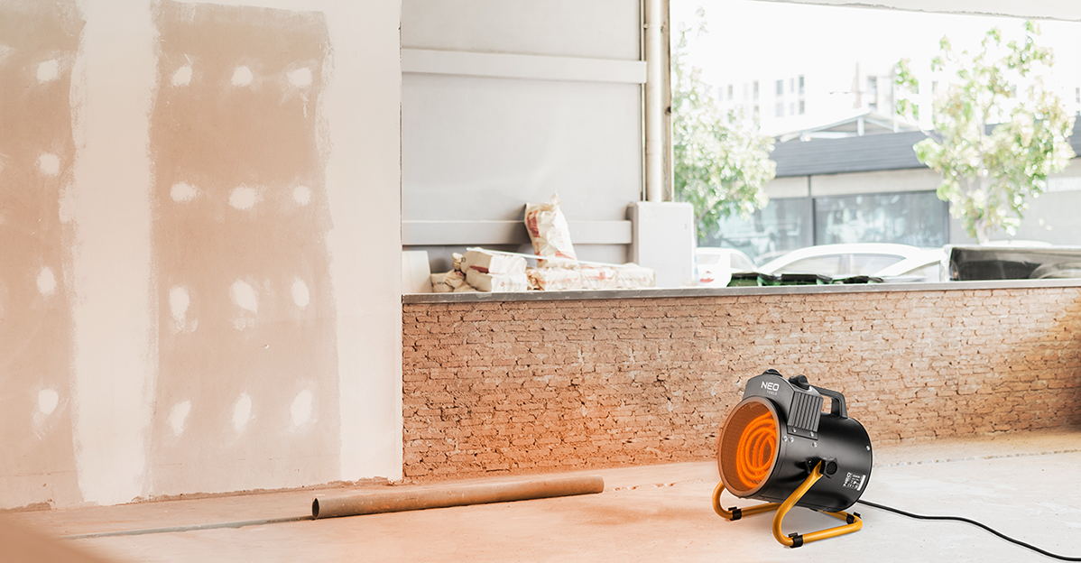 Neo Tools 90-069 на 5 кВт, 100м2, 380В, IPX4, нагр.элемент - нерж.сталь Электрическая Цилиндрический Мобильный