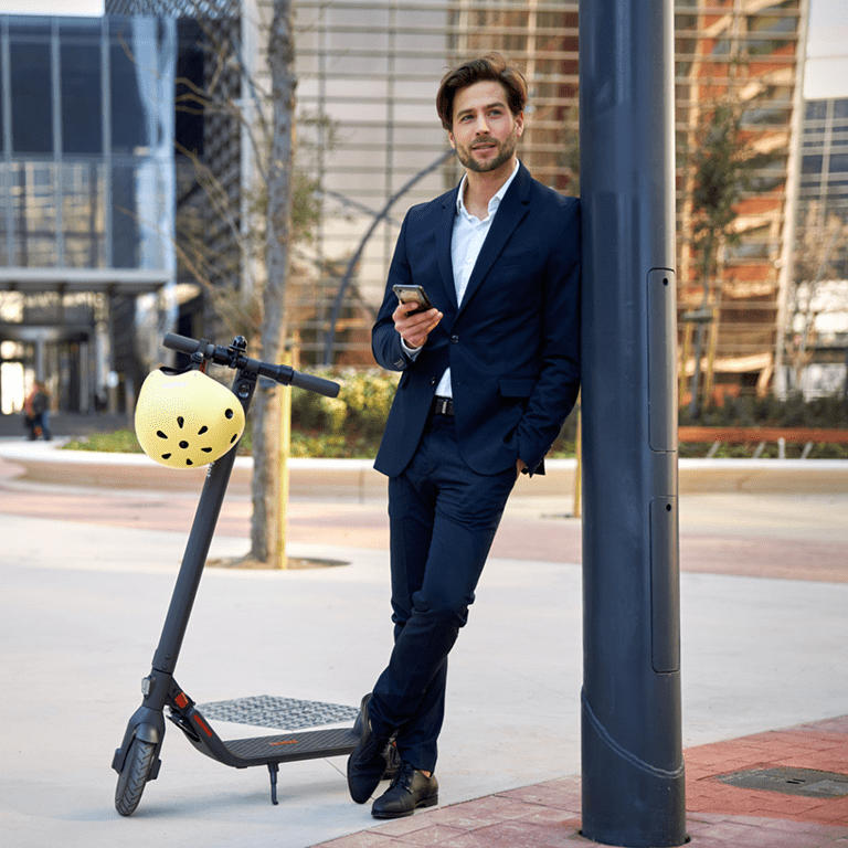Фото 3 Ninebot KickScooter E22E