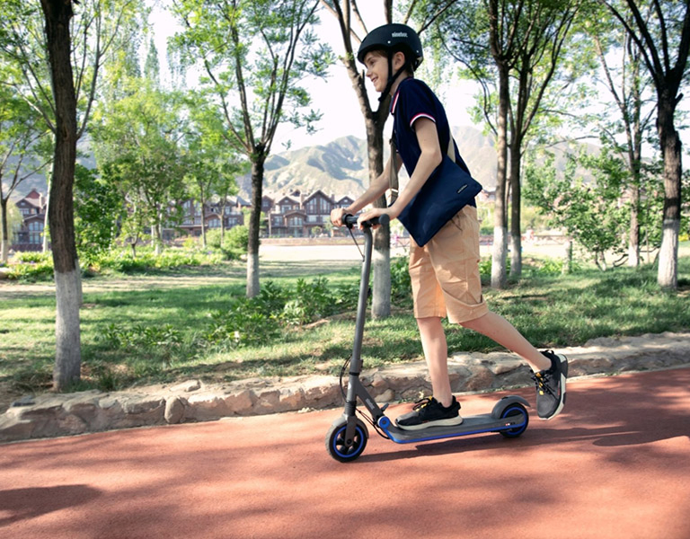 Фото 2 Ninebot Kids Scooter E10