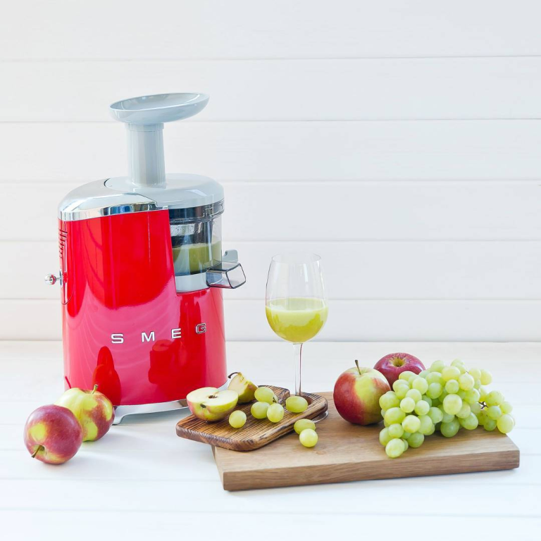 Фото 3 Соковыжималка Smeg SJF01