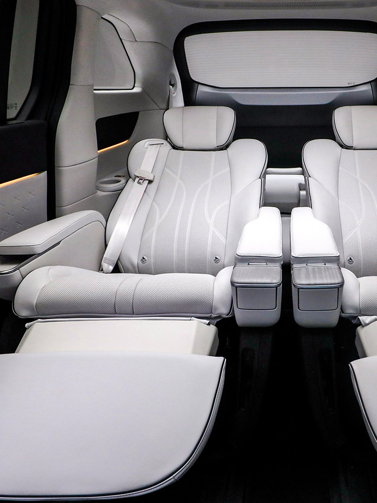 Фото xpeng x9