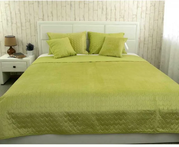 Декоративне покривало РУНО VeLour (330.55_Green banana)