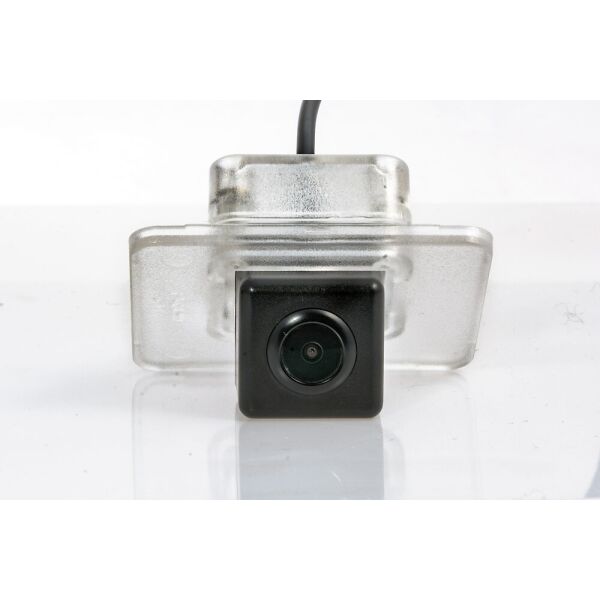

Камера заднего вида Fighter CS-CCD+FM-06 (Hyundai/Kia)