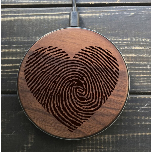 

SkinWood Black Fast Charge Heart2