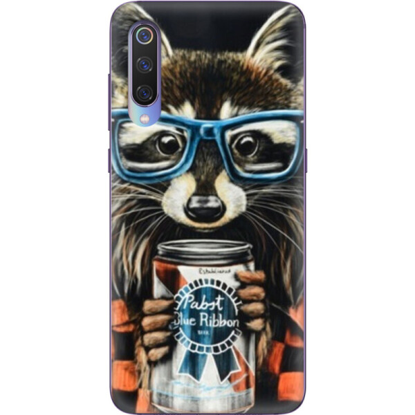

Силиконовый чехол BoxFace Xiaomi Mi 9 Енот с банкой (36433-up1333)