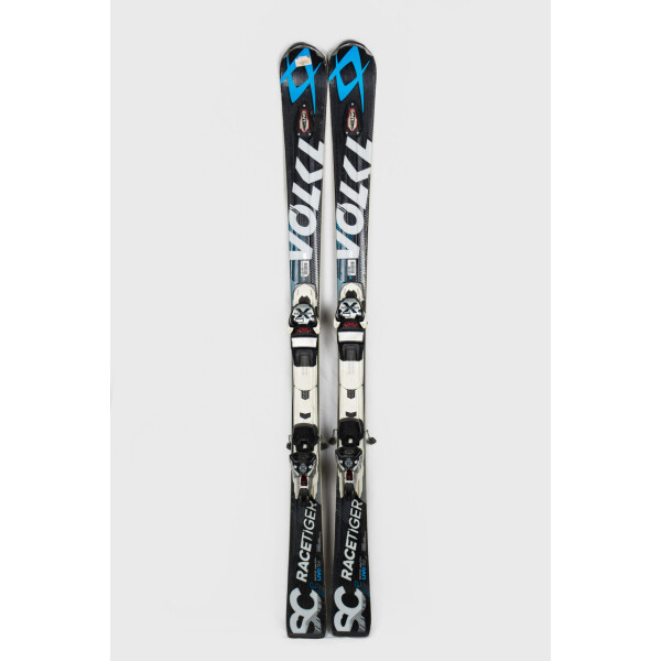 

Гірські лижі Volkl Uvo SC racing 150 black Б/У