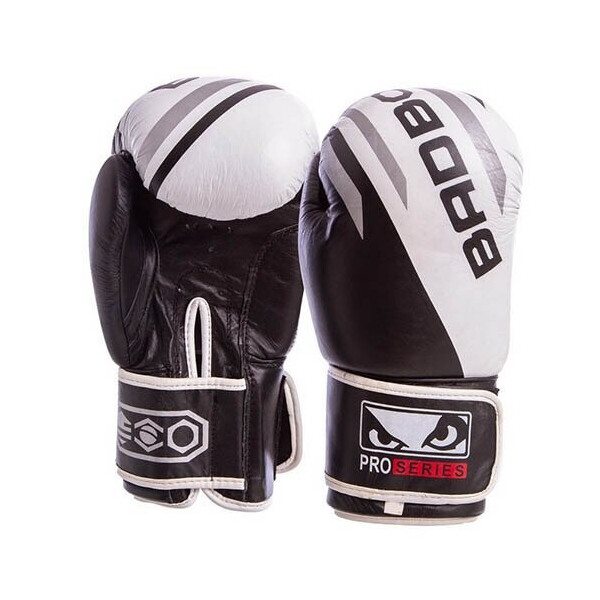 

Перчатки боксерские Bad Boy MA-6739 10oz Бело-черный (37429426)