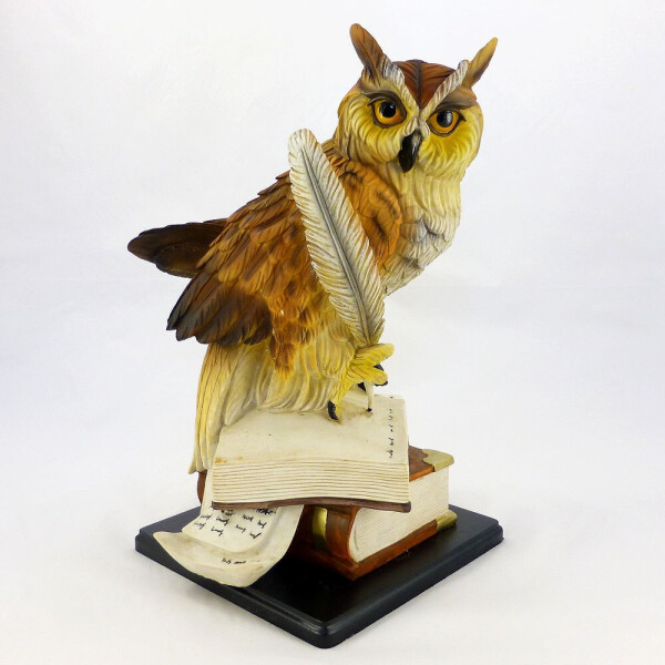 

Филин на книгах с пером на деревянной подставке 45*29*29 см Гранд Презент SM00982