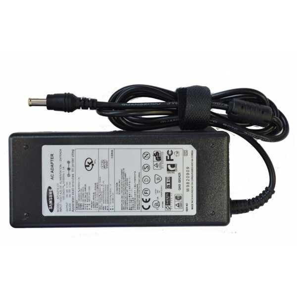 

Блок питания к ноутбуку Drobak SAMSUNG 90W 19V 4.74A разъем 5.5*3.0 (142115)