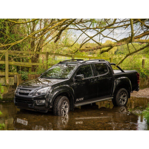 

Светодиодные прожекторы LAZER GRILLE KIT на ISUZU DMAX ROOF MOUNTING KIT (комплект 2 LED балки) gk