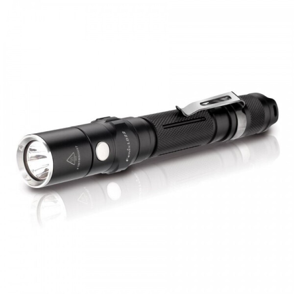 

Фонарь Fenix LD22 G2 2015 (300 лм, 2хАА)