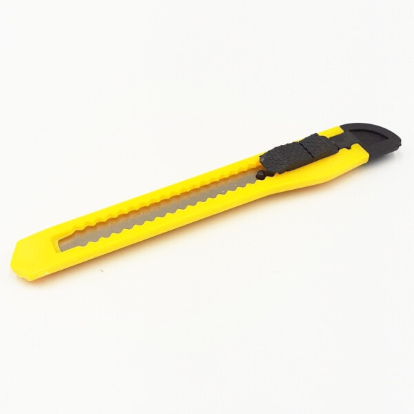 

Нож прорезной пластиковый, 9мм HTools, 17D520