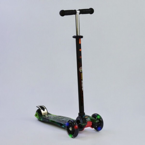 

Best Scooter MAXI CH3 Черно-зеленый (А 25462 /779-1317)