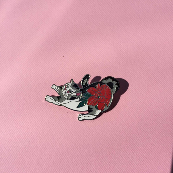 

Значок Symbol pins Ласковый кот металл