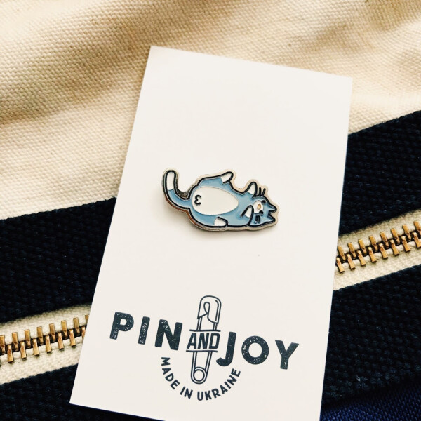 

Значок Pin&Joy Ленивый кот серый
