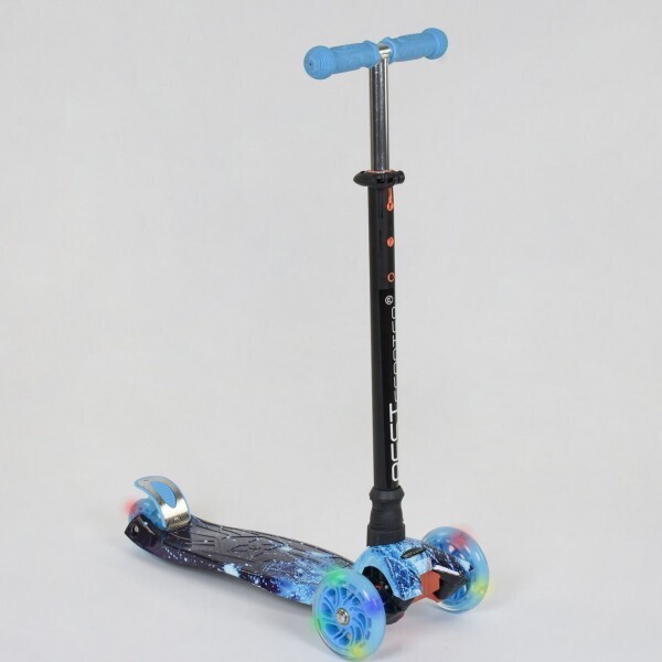

Best Scooter Maxi Черно-голубой (А 24656 /779-1305)