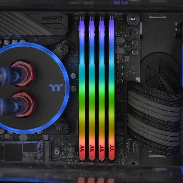 

Thermaltake DDR4-3200 16384MB PC4-25600 Toughram Z-ONE RGB (R019D408GX2-3200C16A)