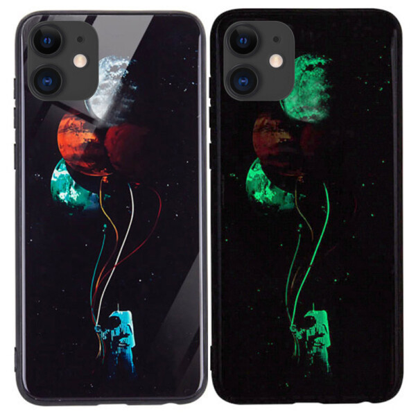 

TPU+Glass чехол светящийся в темноте для Apple iPhone 11 (6.1) (Космос / Черный) (784079)