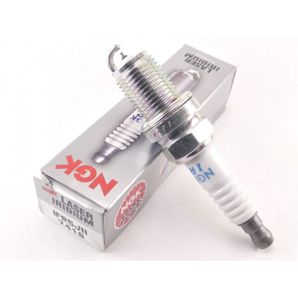 

Cвеча зажигания NGK IFR5J11 (7418)