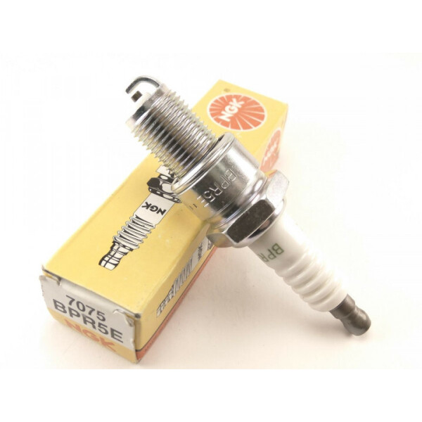 

Cвеча зажигания NGK BPR5E (7281)