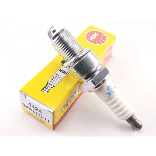 

Cвеча зажигания NGK BPR5ES-11 (4424)