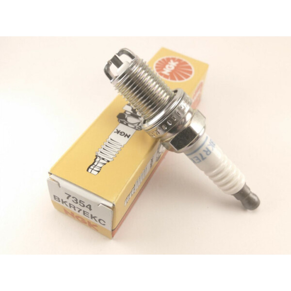 

Cвеча зажигания NGK BKR7EKC (7354)