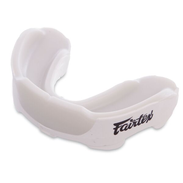 

Капа боксерская однорядная Fairtex (MG3_WHT) - белая