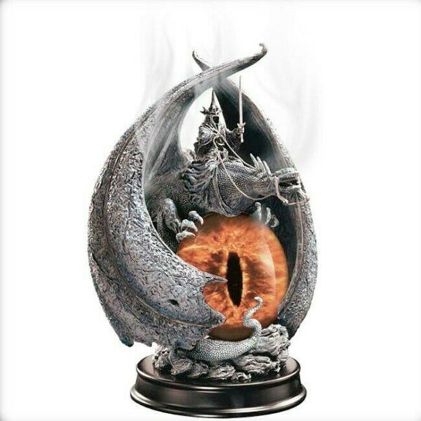 

Статуэтка Noble collection Влестелин колец Ярость Короля ведьм The Fury of the Witch King 18 см BL F WK