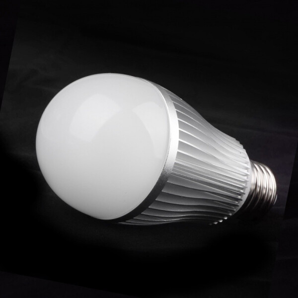 

Лампа светодиодная Brille LED E27 6W RGB G60-R (l83-004)