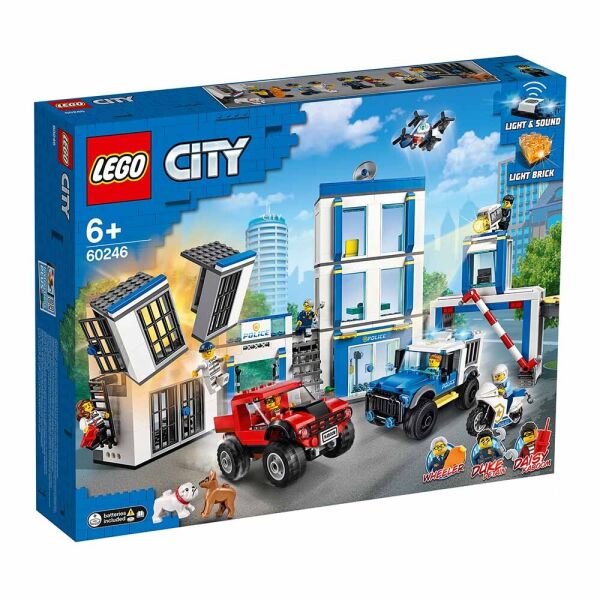 

LEGO City Police Полицейский участок 743 детали (60246)