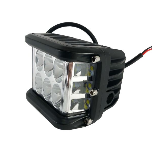 

Противотуманные LED фара Carlife прямоугольная 98*76mm 18W 1300lm 1шт