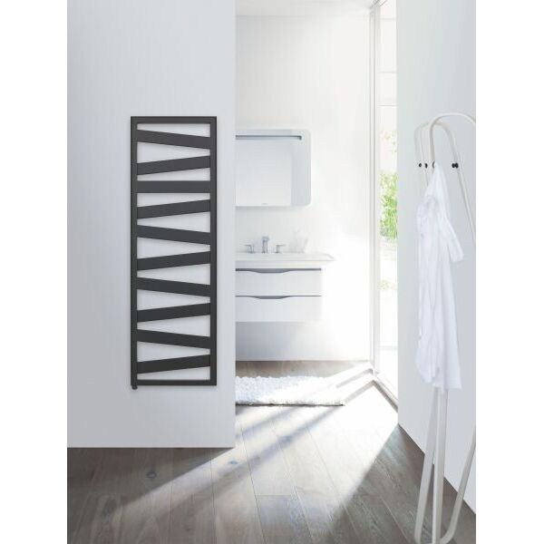 

Электрический полотенцесушитель Zehnder Kazeane 1266 х 550 мм черный с теном NEX программируемый (RB-130-050-9017-NEX)