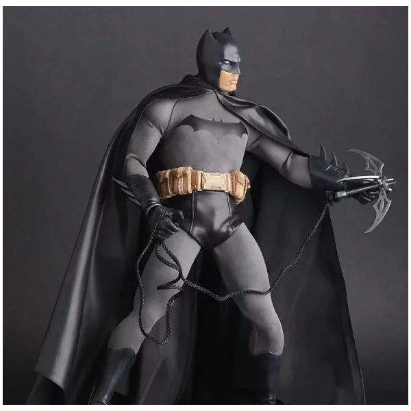 

Экшн-Фигурка Бэтмен Классический DC Crazt Toys 30см