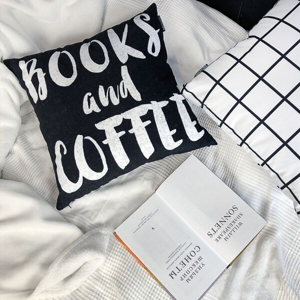 

Подушка декоративная шелковая Presentville Books and coffee 45x45 см