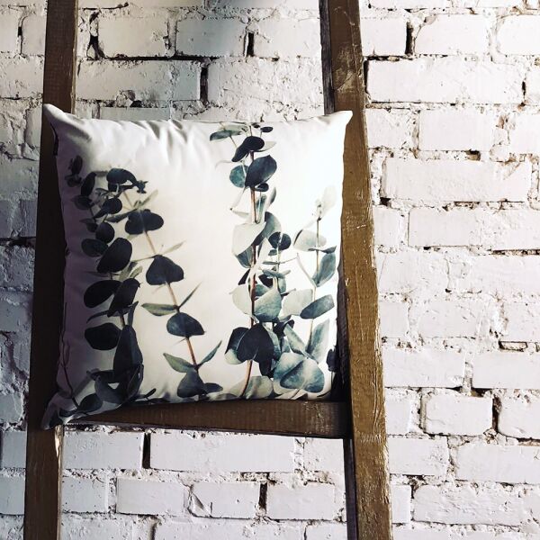 

Подушка декоративная шелковая Presentville Eucalyptus 45x45 см
