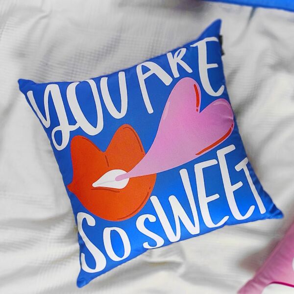 

Подушка декоративная шелковая Presentville You are so sweet 45x45 см